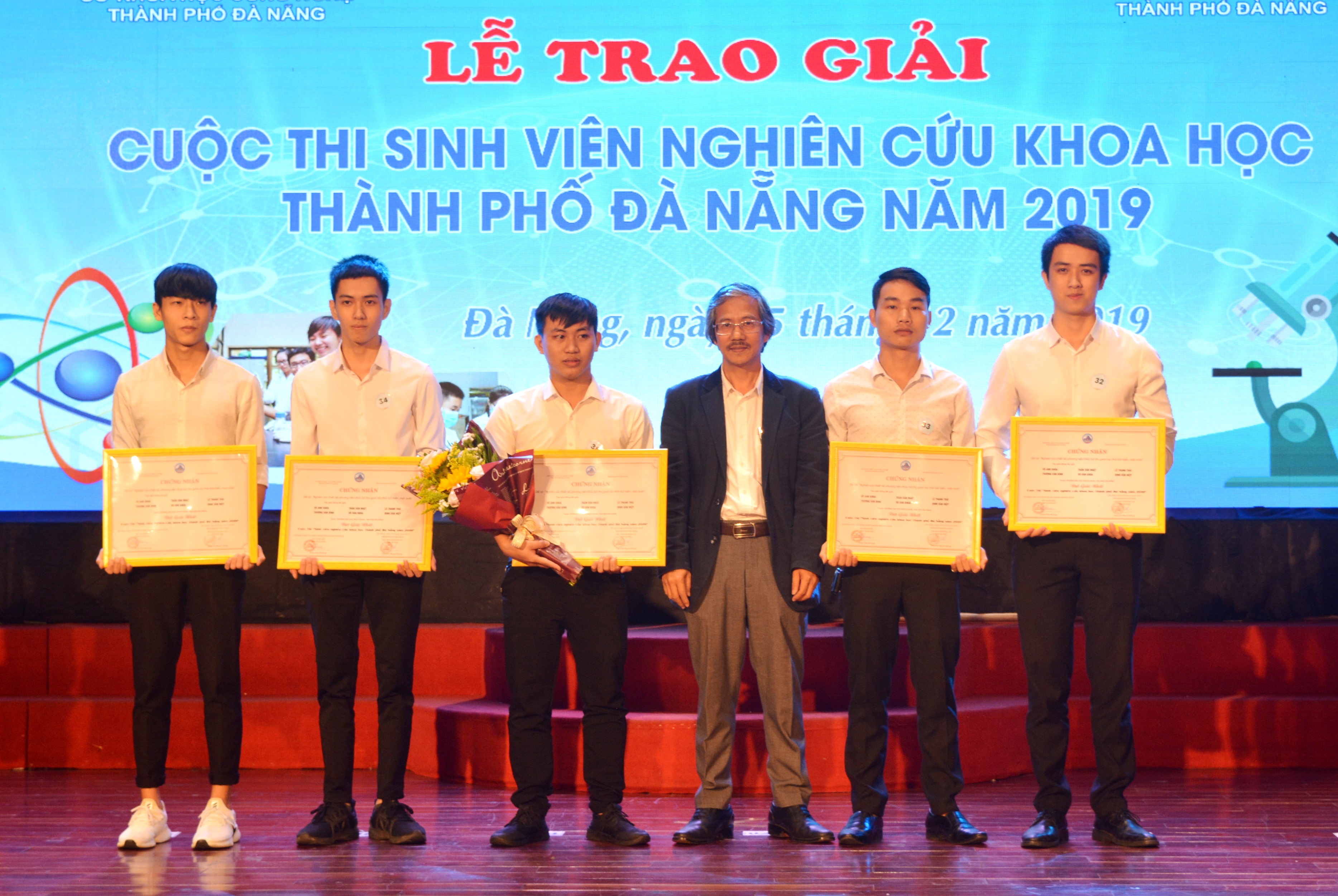 Trao giải Cuộc thi Sinh viên nghiên cứu khoa học TP Đà Nẵng năm 2019


